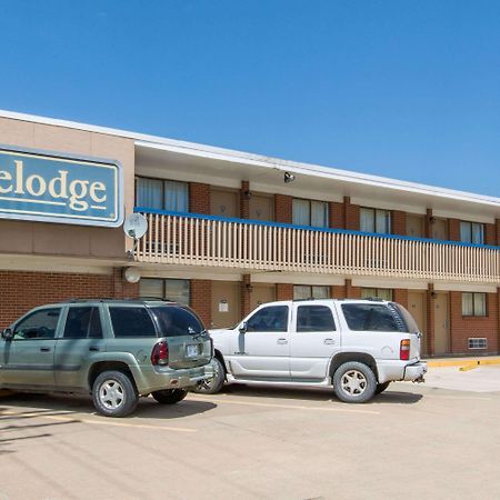 Travelodge By Wyndham Great Bend Esterno foto