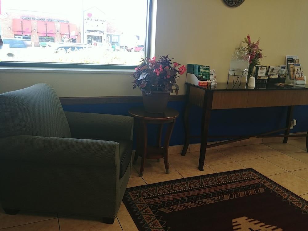 Travelodge By Wyndham Great Bend Esterno foto