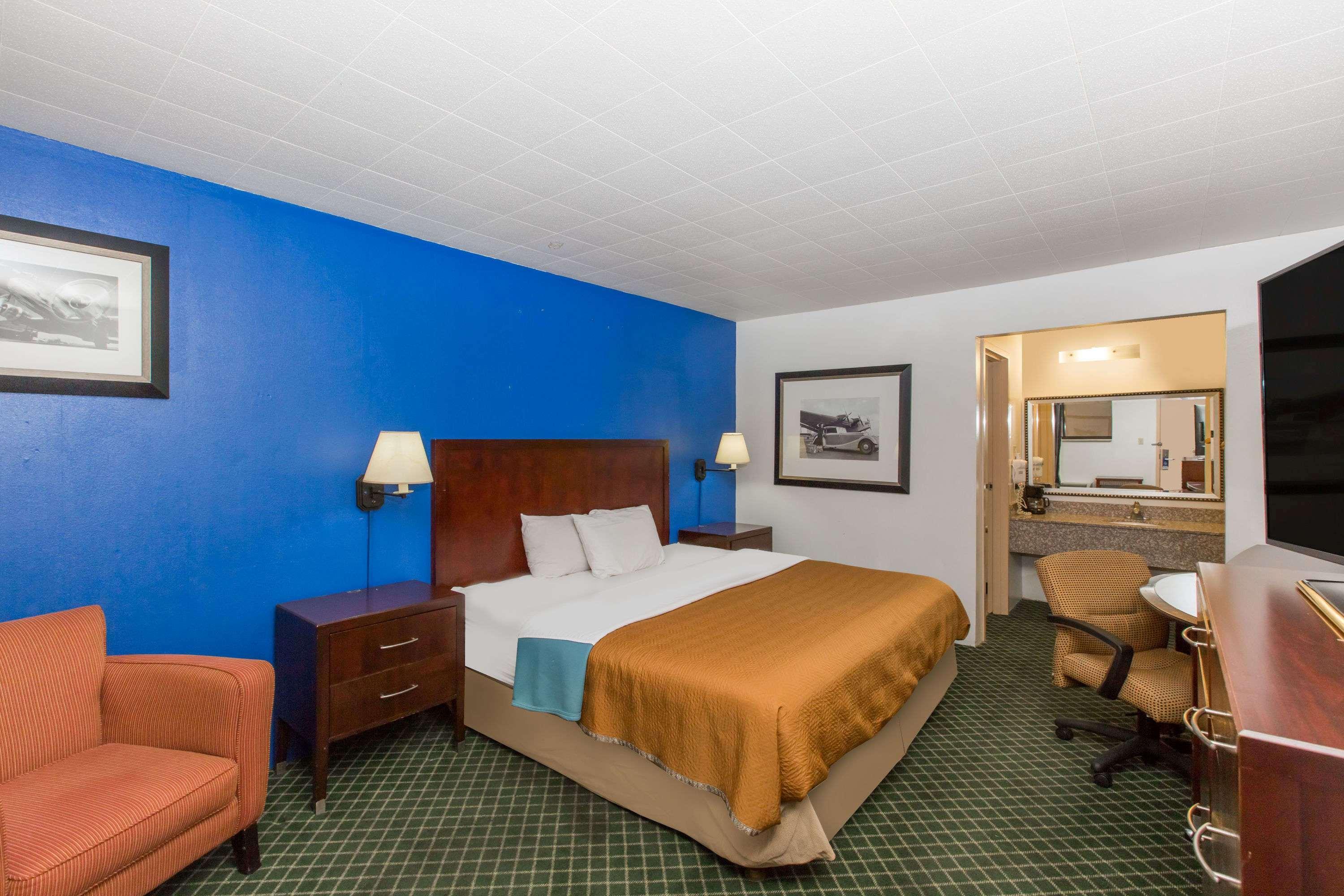 Travelodge By Wyndham Great Bend Esterno foto