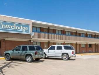 Travelodge By Wyndham Great Bend Esterno foto