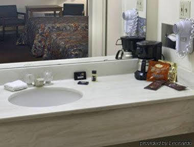 Travelodge By Wyndham Great Bend Esterno foto